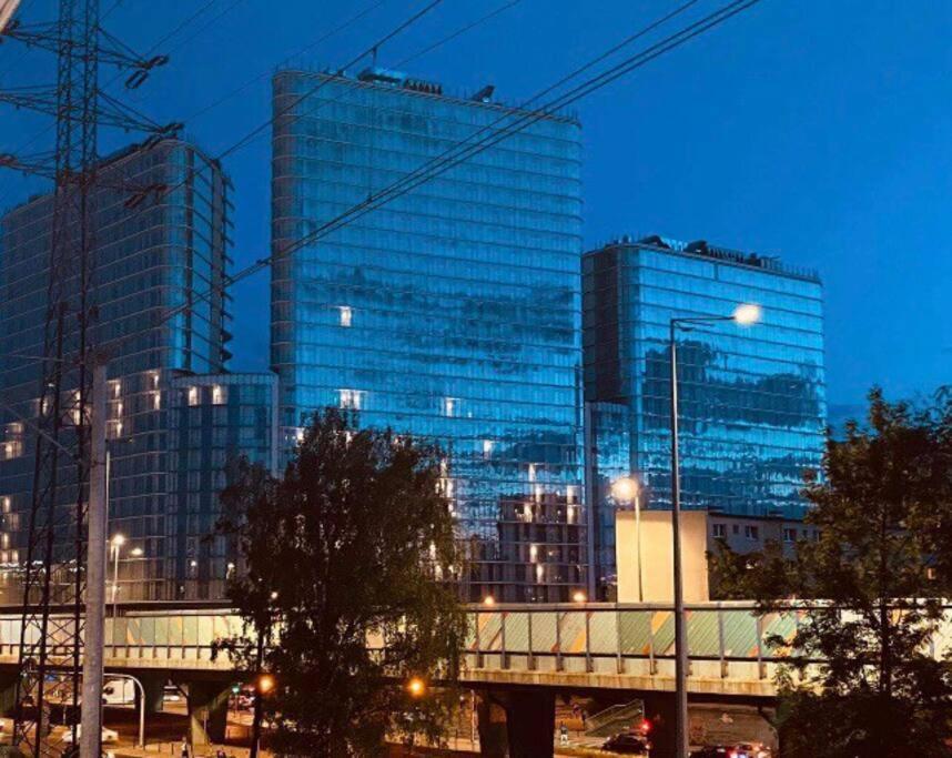 Gustowny Apartament Na Woli Varsovia Exterior foto